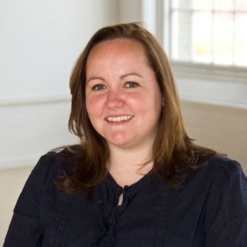 Kerry Bracken headshot